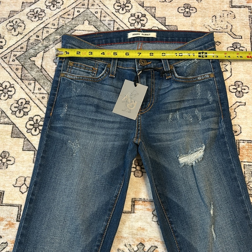 NWT ANGRY RABBIT 25 skinny destroyed wash cropped jeans with slant hem - Picture 2 of 9